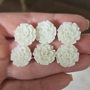 6 Floral Push Pins